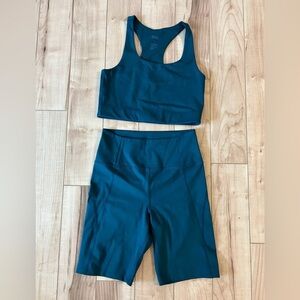 Girlfriend Collective Set